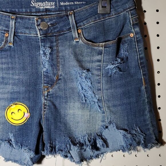 Trashed Levi Strauss Modern Shorts Denim Jean Smiley Face Shredded Stretch, Sz 6 - Picture 1 of 7
